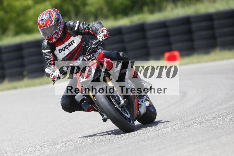 /27 12.06.2025 Ducati Schweiz Trackday Warmup  ADR/blau-bleu/23